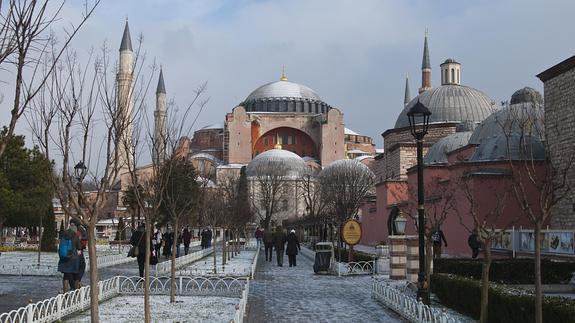 Estambul, a tientas entre dos mundos