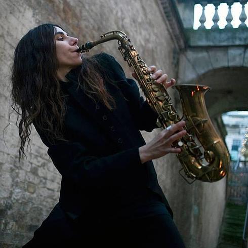 Nuestra corresponsal PJ Harvey