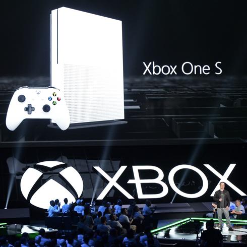 Microsoft presenta un modelo más pequeño de Xbox One