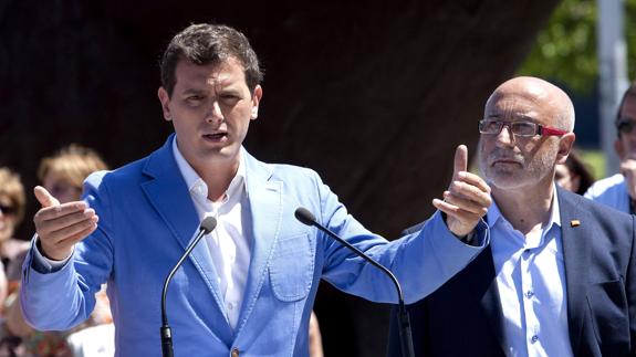 Rivera pide el voto a los populares que quieren regenerar su partido