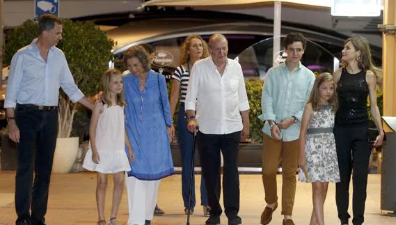 La Familia Real al completo y la infanta Elena se reúnen en Calviá
