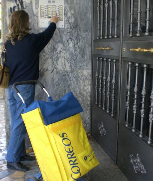 Los políticos, al rescate de Correos