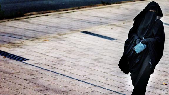 La Cámara Baja suiza aprueba la prohibición del uso del burka en todo el territorio