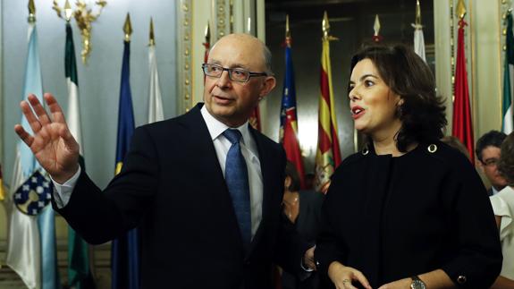 Montoro sugiere una subida salarial a los funcionarios en 2017