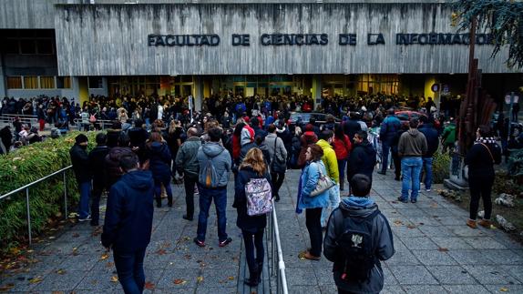 Hasta 120.000 personas se examinan para ser carteros