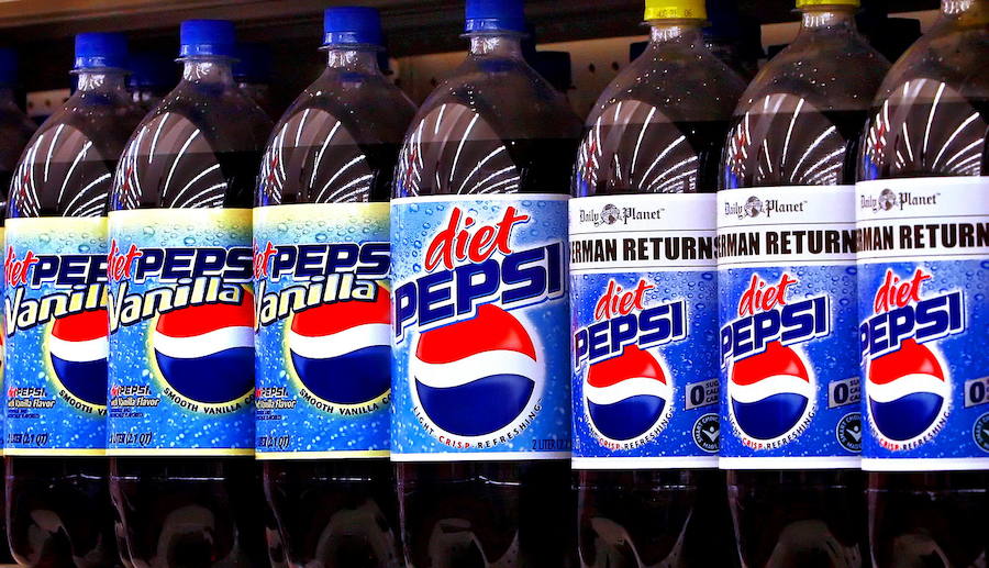 Fumar y beber saldrá más caro; repostar gasolina no… de momento