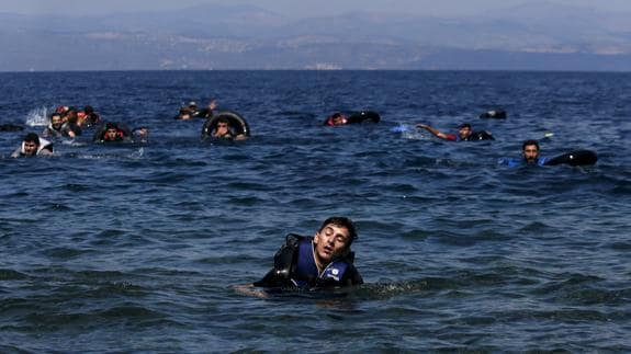 El Mediterráneo, tumba acuática de 4.901 refugiados en 2016