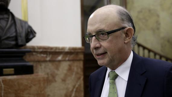 Los asesores fiscales rebaten a Montoro y dicen que las grandes empresas tributan un 26,4%