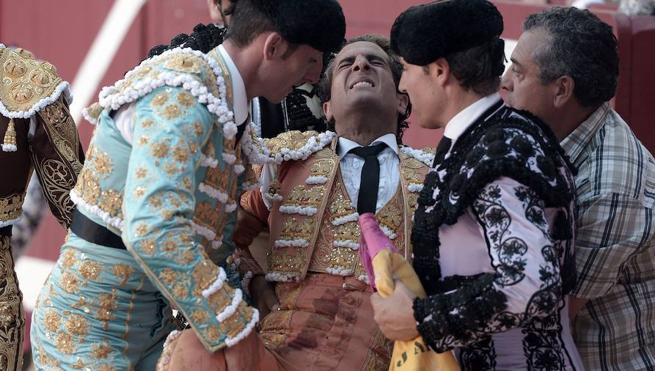 Un toro mata al diestro Iván Fandiño