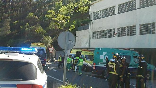 Tres heridos con quemaduras en un incendio en la fundición Azkola de Zestoa
