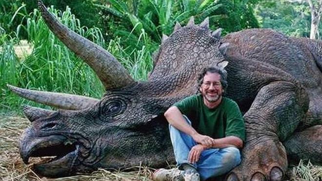 Steven Spielberg 'mata' a un dinosaurio y revoluciona las redes sociales