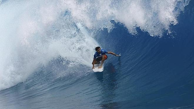 Aritz Aranburu quiere seguir brillando en Teahupoo