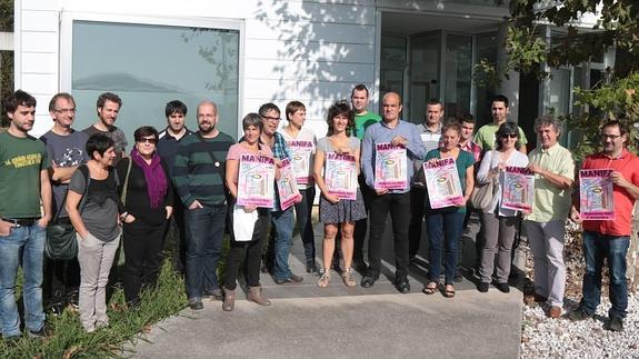 Gizarte eta kulturako hainbat eragilek euren babesa eman diote Ziburuko Kaskarotenea ikastolari