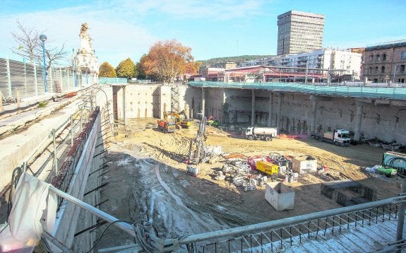 Un año para subir de la cimentación a las dársenas