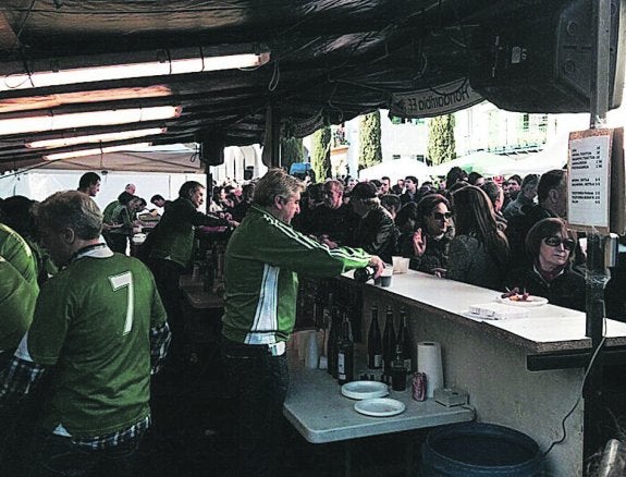 Santo Tomás y premio para Futbol Elkartea