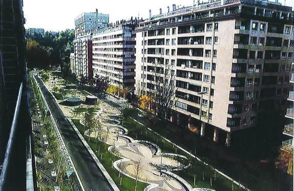Vecinos de Carlos I presentan un proyecto viario global para todo el barrio de Amara