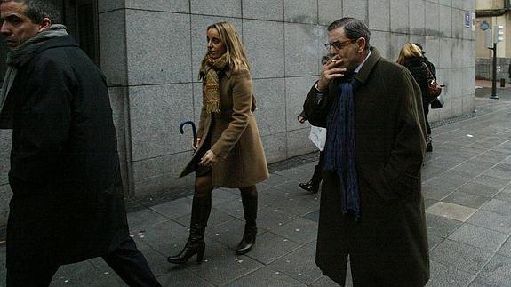 Mario Fernández defiende como legítimo el pago a Cabieces y anuncia acciones legales para defender su honor