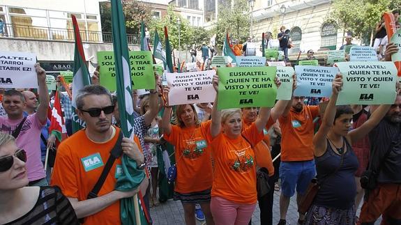 ELA y LAB muestran su rechazo