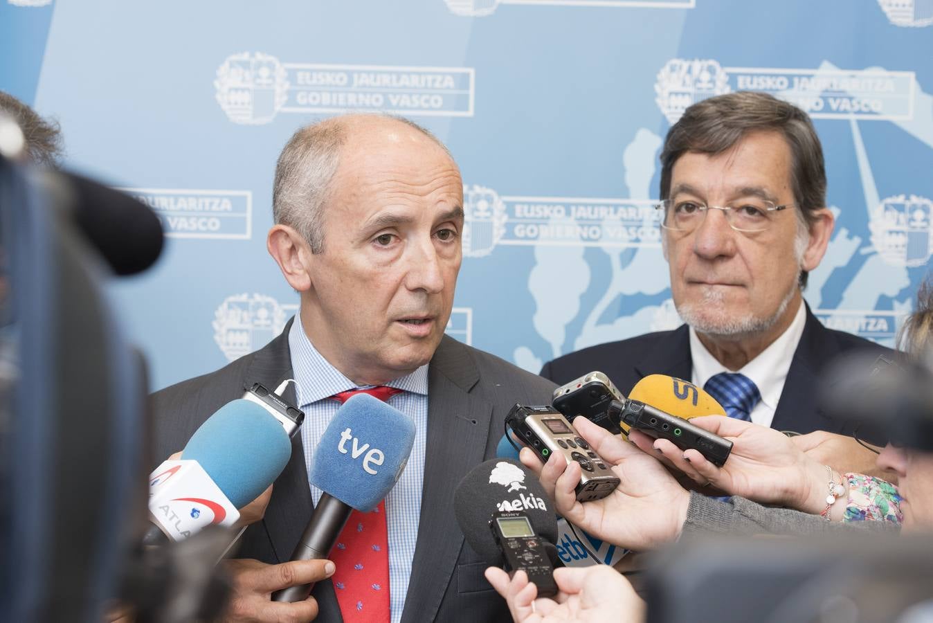 El Gobierno Vasco descarta otra reforma fiscal pero dice que estudiará la propuesta del PP