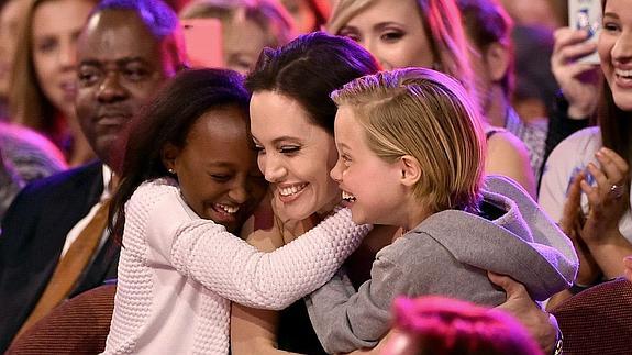 ¿Quiere la hija adoptiva de Angelina Jolie y Brad Pitt volver con su madre biológica?