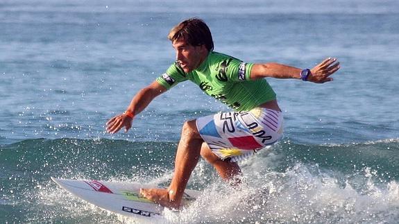 Aritz Aranburu estará en el Billabong Pro Tahití del Championship Tour