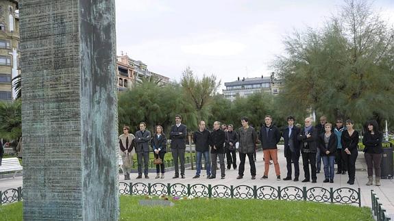 EH Bildu, dispuesta a estudiar homenajes a víctimas del terrorismo con los otros partidos