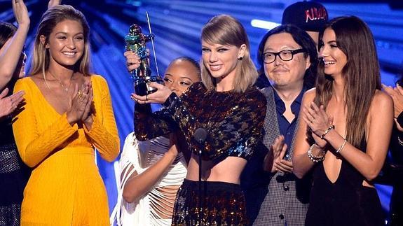 Taylor Swift reina en los MTV Video Music Awards