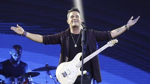Alejandro Sanz sigue 'pisando fuerte' en «casa»