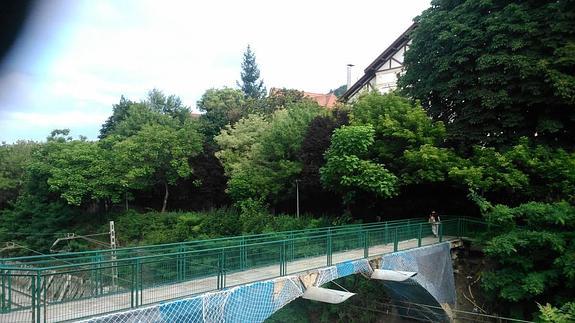 La Junta de Gobierno aprueba la licitación de la pasarela sobre las vías del tren en Zubiaurre