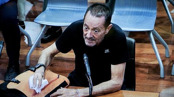Julián Muñoz permanece estable en el hospital