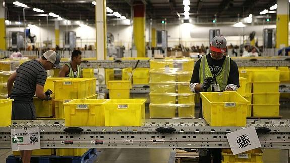 Amazon, ¿héroe o villano?