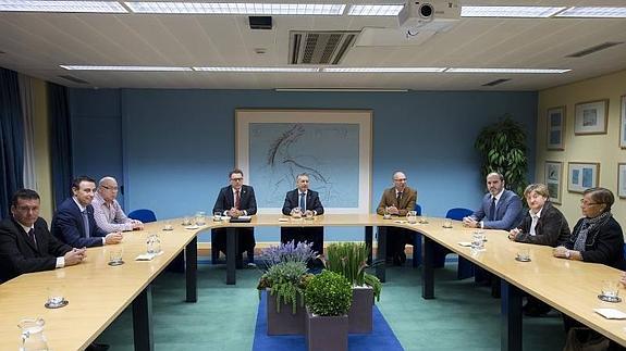 El lehendakari y Eudel reivindican el Concierto como «garantía de estabilidad» con el Estado