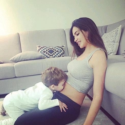 Sara Carbonero presume de embarazo