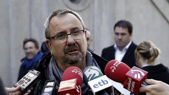 El senador Goioaga aporta al TS documentos para demostrar «la falsedad» de las acusaciones