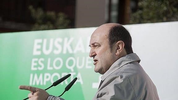 El PNV dice que va a Madrid a defender Euskadi y otros a hacer carrera política