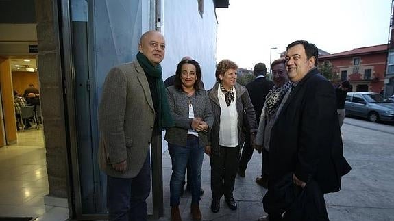 Elorza pide a los guipuzcoanos que ayuden al PSOE a «desahuciar a Rajoy de La Moncloa»