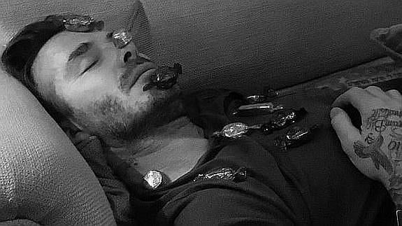 Brooklyn Beckham se venga de su padre en Instagram