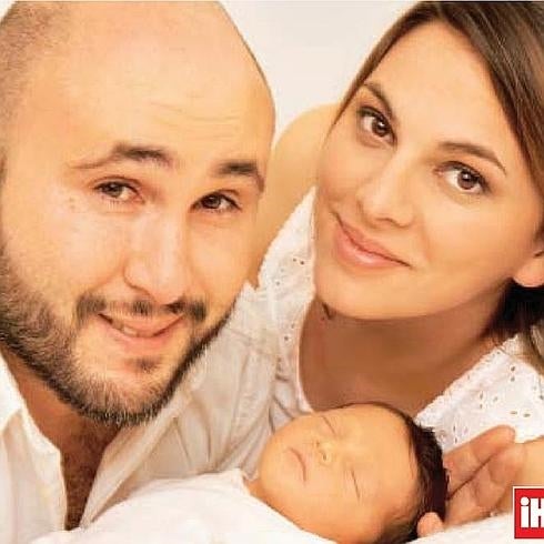 Kiko Rivera e Irene Rosales posan con su hija en exclusiva en '¡Hola!'