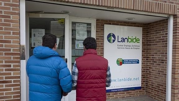 Los trabajadores afectados por EREs se redujeron a la mitad el año pasado