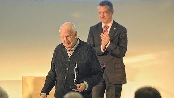 El exalcalde de Vitoria José Ángel Cuerda, Premio Ignacio Ellacuria 2015