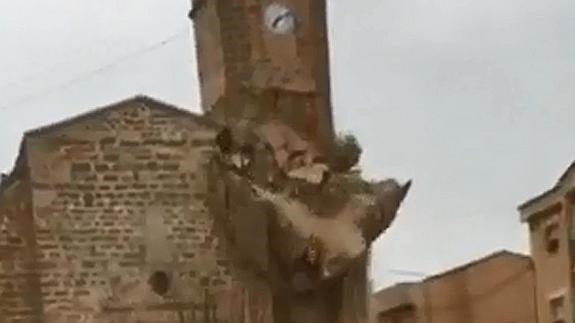 El campanario de la iglesia de Rosselló (Lleida) se derrumba de imprevisto