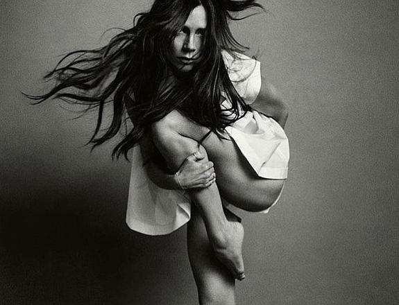 Victoria Beckham, víctima del Photoshop en Vogue