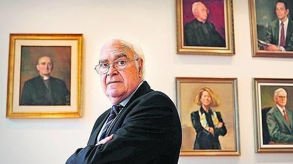 José Luis Sanchis (Consultor político): «Suárez llevaba siempre una pistola para matarse si lo capturaban»