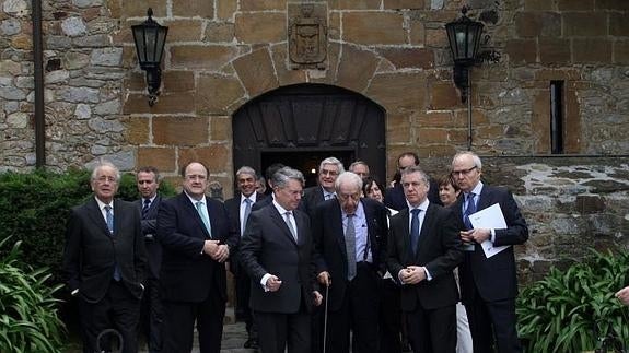 El lehendakari admite que el crecimiento de la economía «aún no llega al día a día de la ciudadanía»