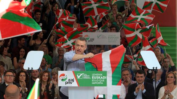 Urkullu asegura que hay una oportunidad para refundar un Estado plurinacional