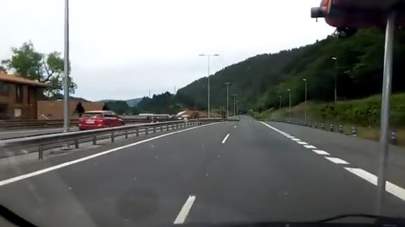 Una conductora circula en dirección contraria en la N-1 varios kilómetros hacia Irun