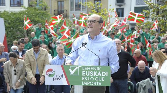 El PNV pide transferir al Gobierno Vasco los trenes de cercanías