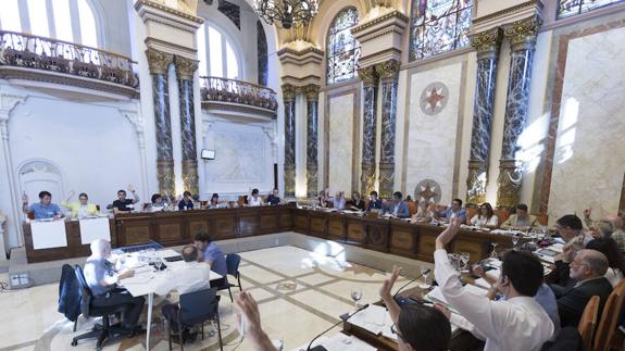 Los concejales de EH Bildu abandonan el Pleno de San Sebastián