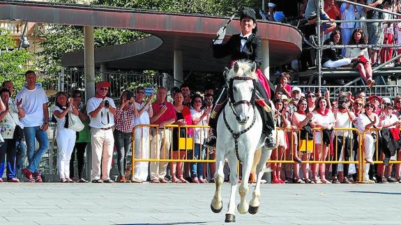 Aniversario festivo para el Alarde público