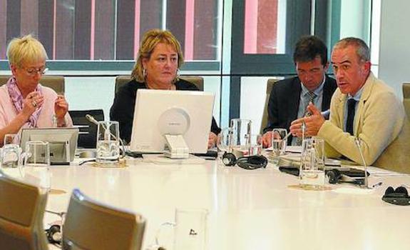 1.500 camiones al día se desviarán de la N-1 a la AP-8 con el nuevo peaje